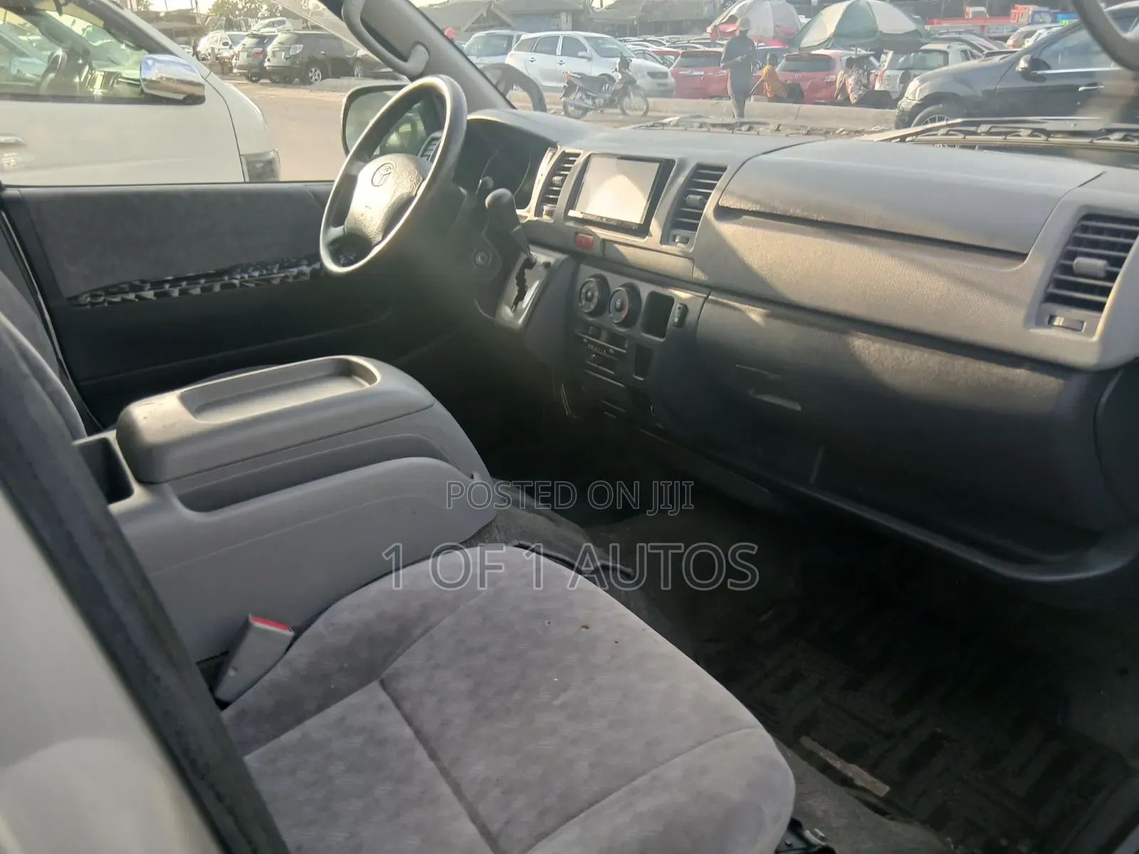 Toyota HiAce 2012 Silver