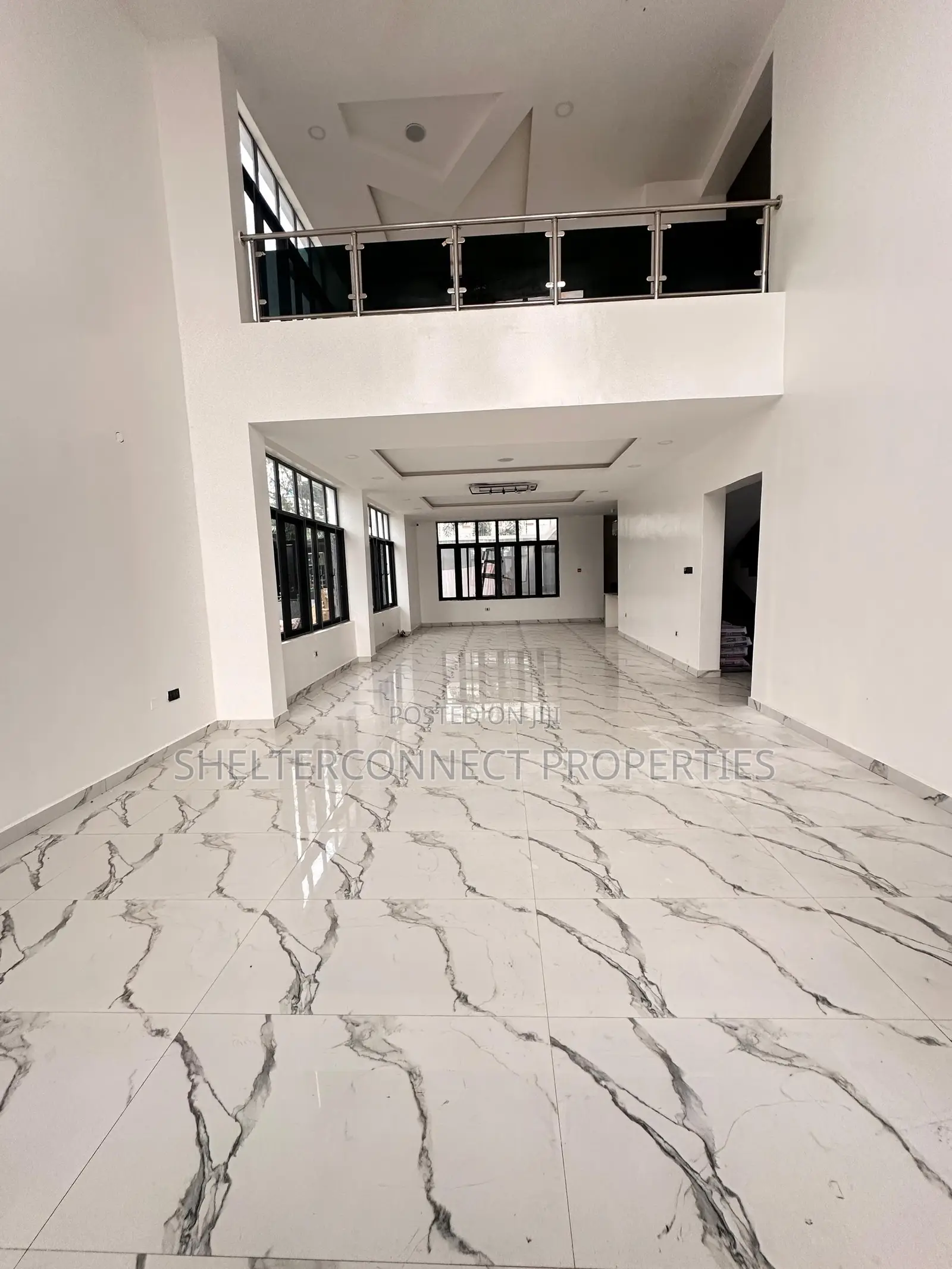 5bdrm Duplex in Banana Island for rent
