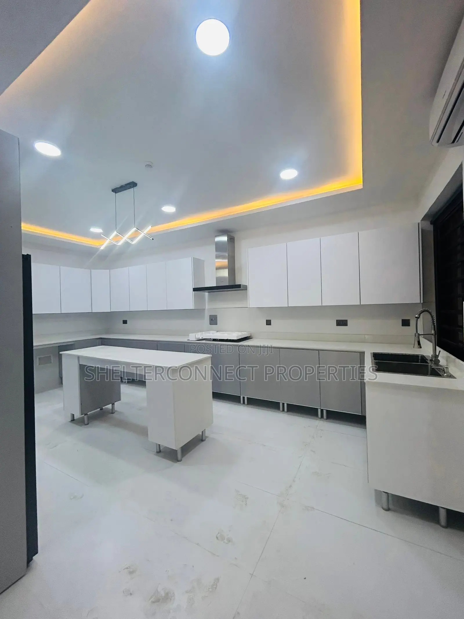 4bdrm Maisonette in Ikoyi Lagos for rent