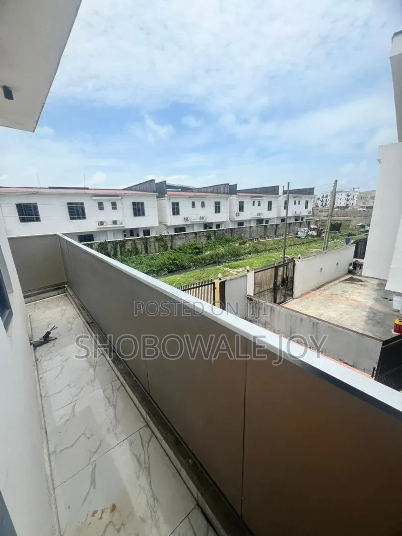 Studio Apartment in Jakande Lekki. for rent