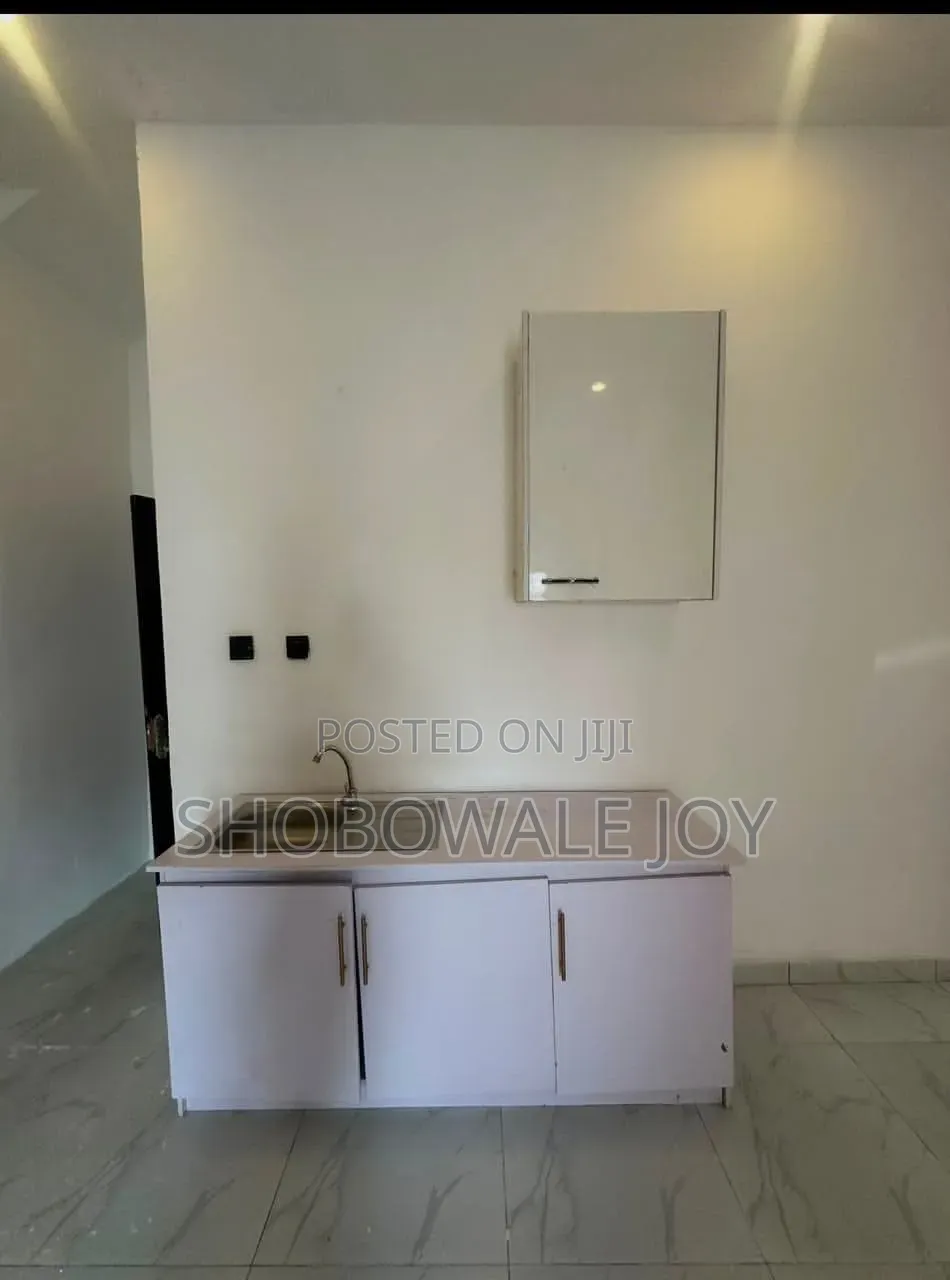 Studio Apartment in Jakande Lekki. for rent