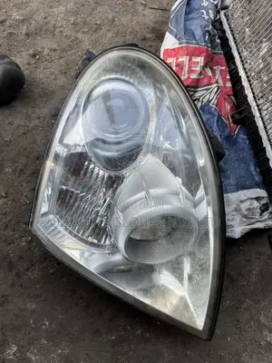 SsangYong Rexton 2010 Front Headlight – Direct Tokunbo
