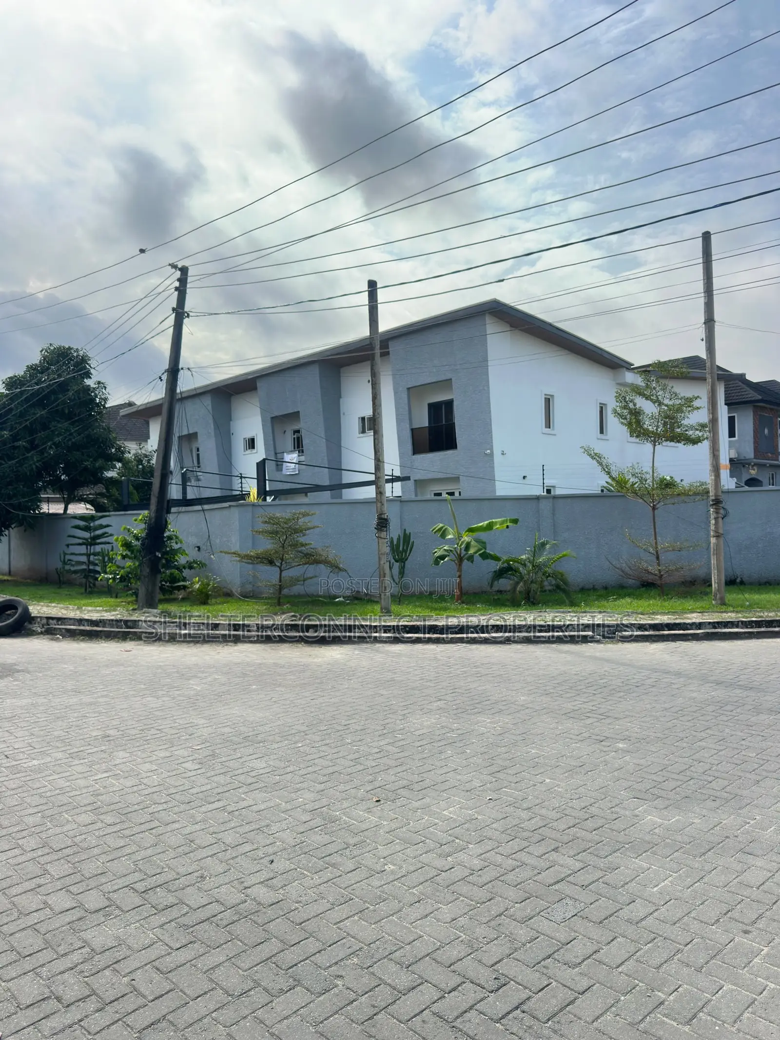 4bdrm Duplex in Lekki Phase 1 for rent