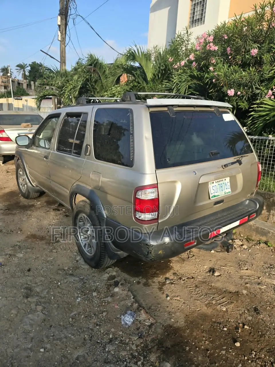 Nissan Pathfinder 2002 Gray