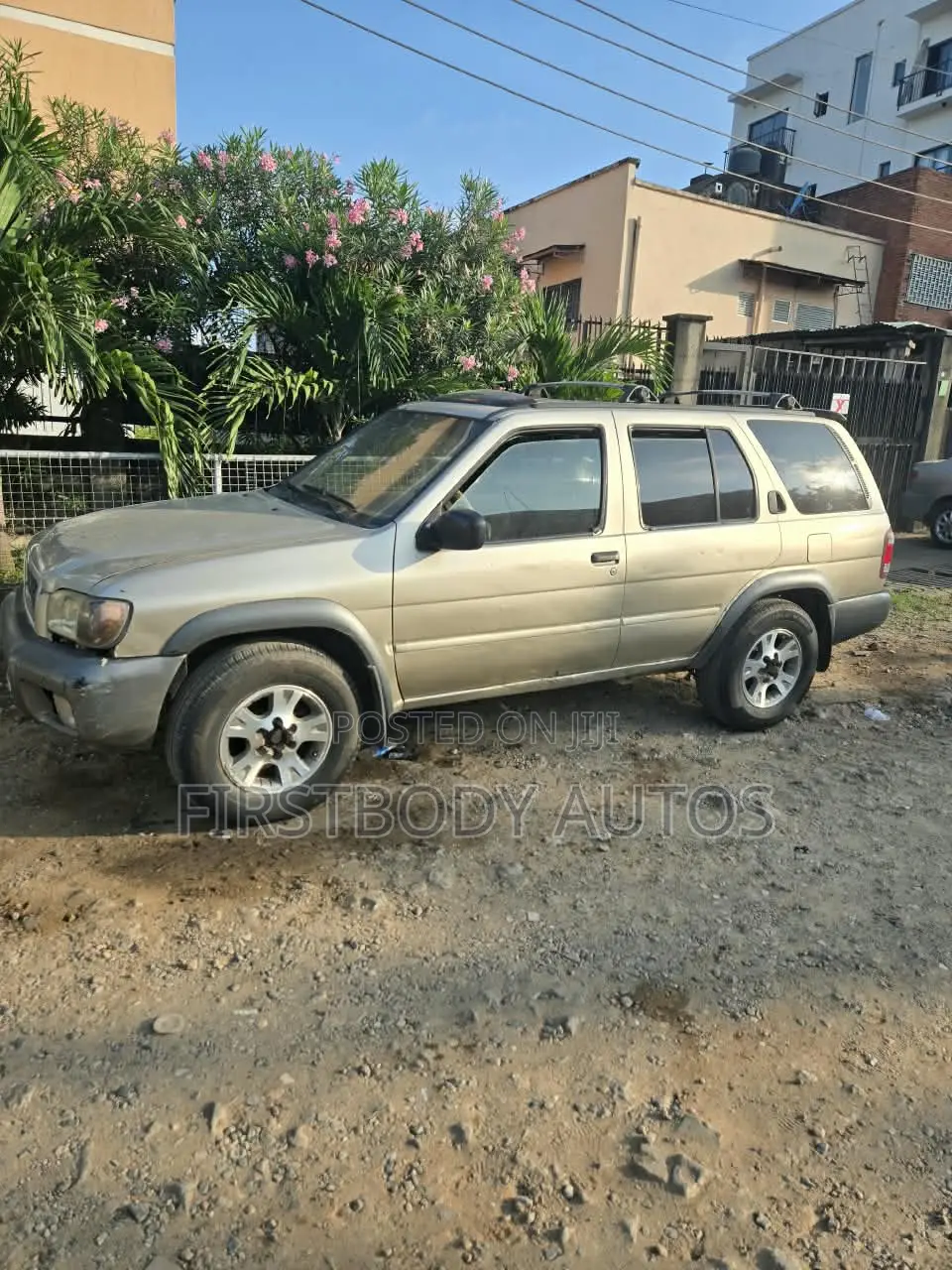 Nissan Pathfinder 2002 Gray