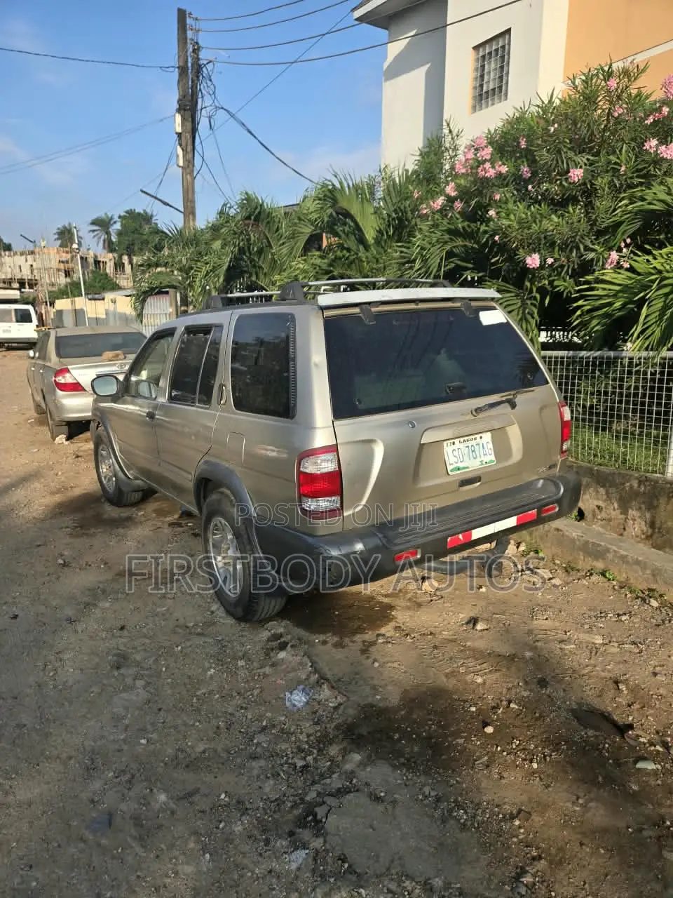 Nissan Pathfinder 2002 Gray