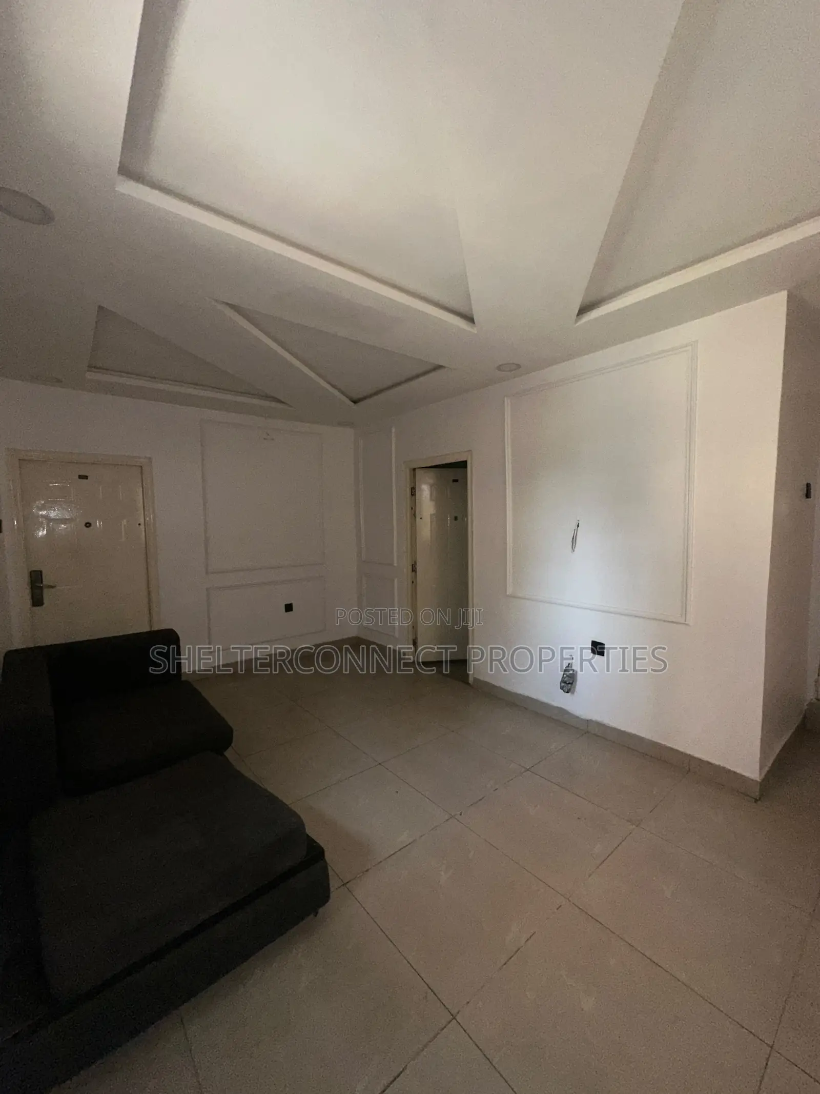 2bdrm Apartment in Lekki Phase 1 for rent