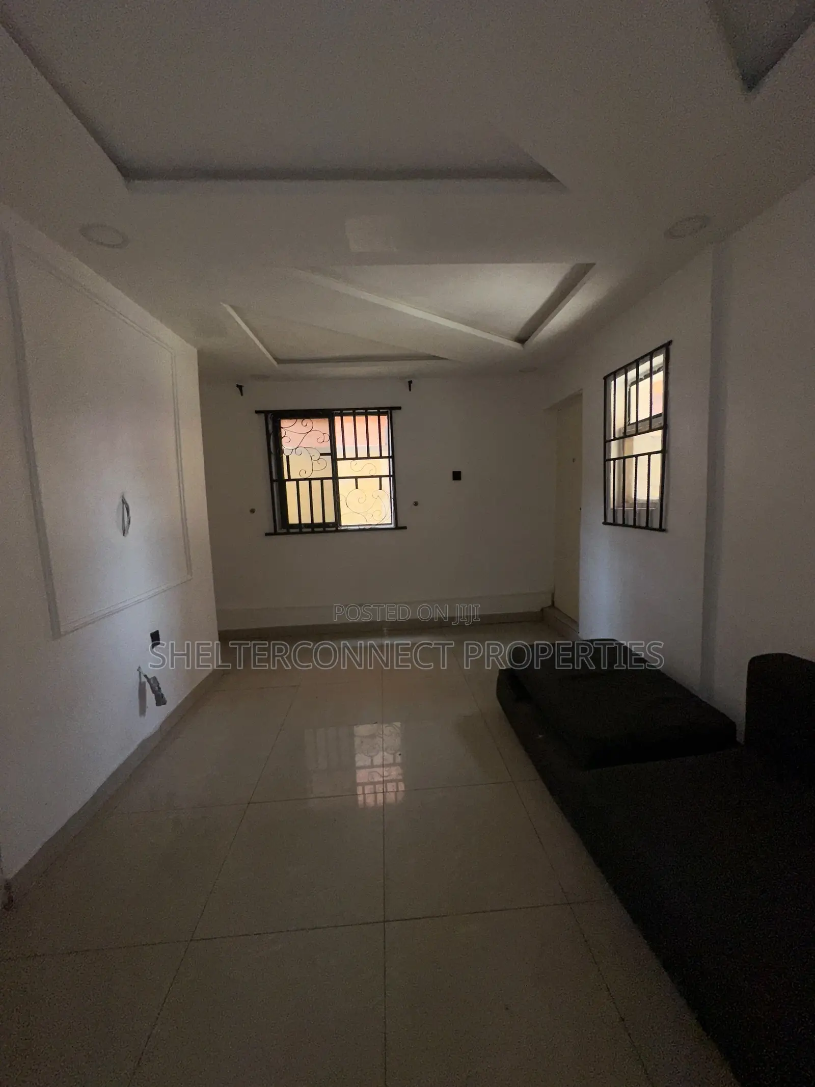 2bdrm Apartment in Lekki Phase 1 for rent