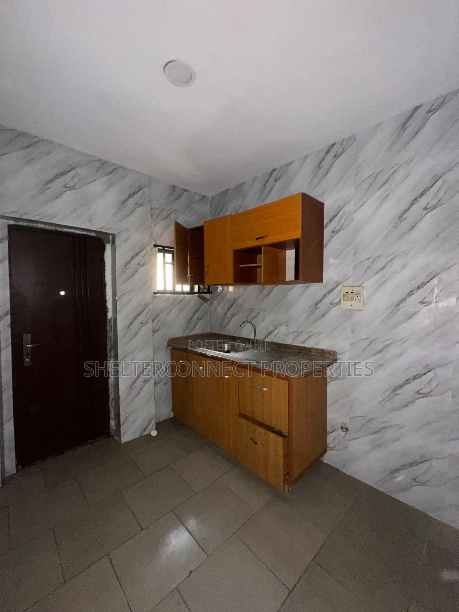 2bdrm Apartment in Lekki Phase 1 for rent