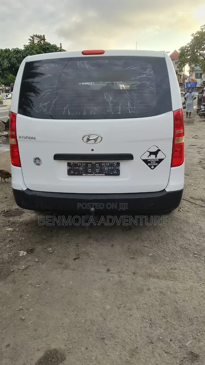 Hyundai H1 2009 White