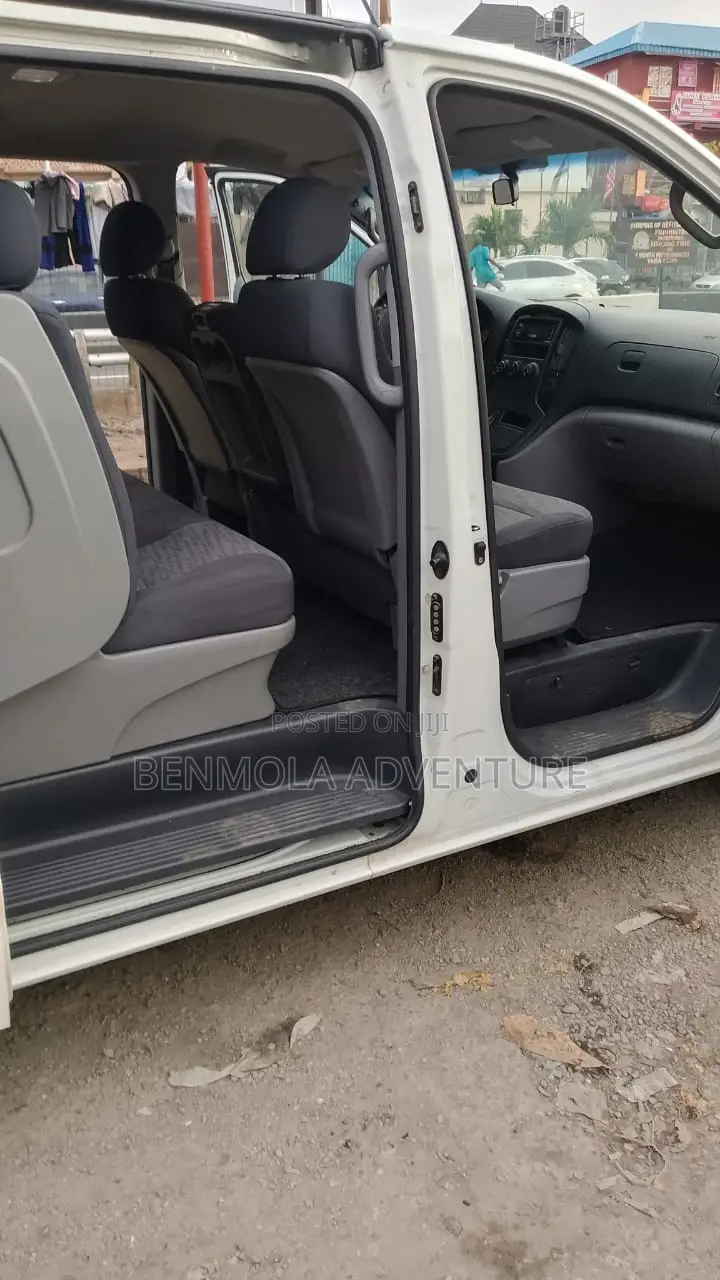 Hyundai H1 2009 White