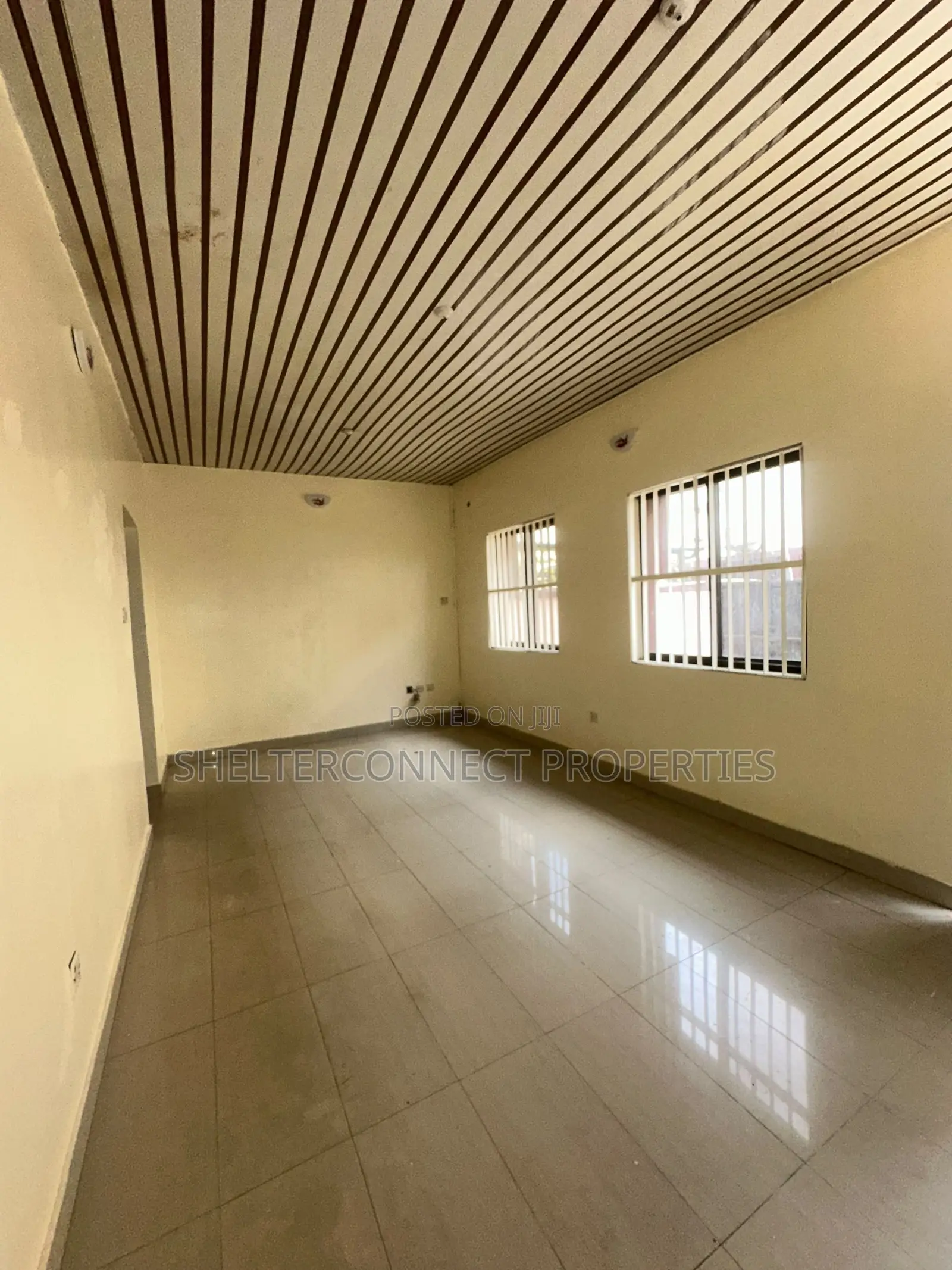 3bdrm Bungalow in Lekki Phase 1 for rent