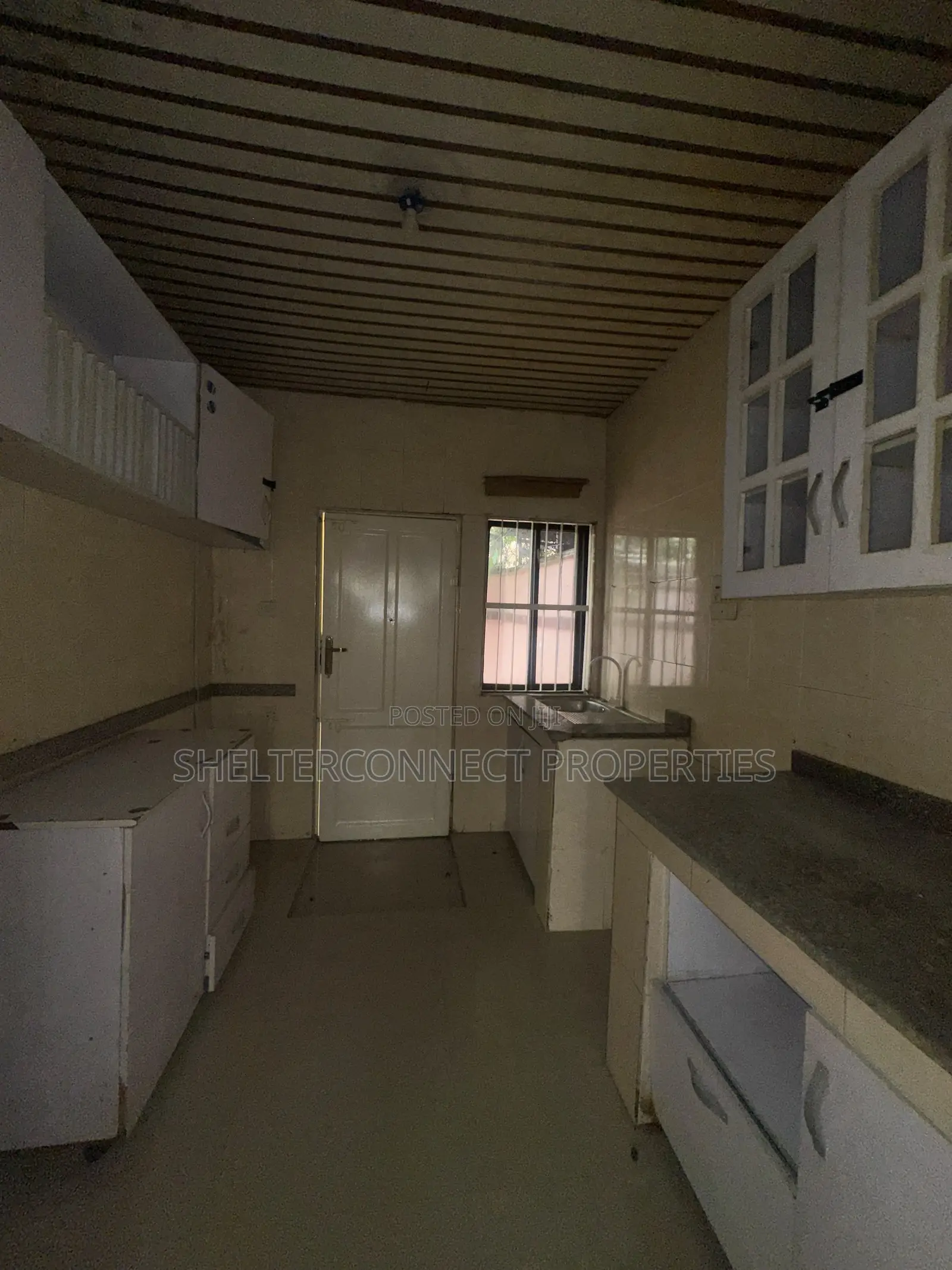 3bdrm Bungalow in Lekki Phase 1 for rent