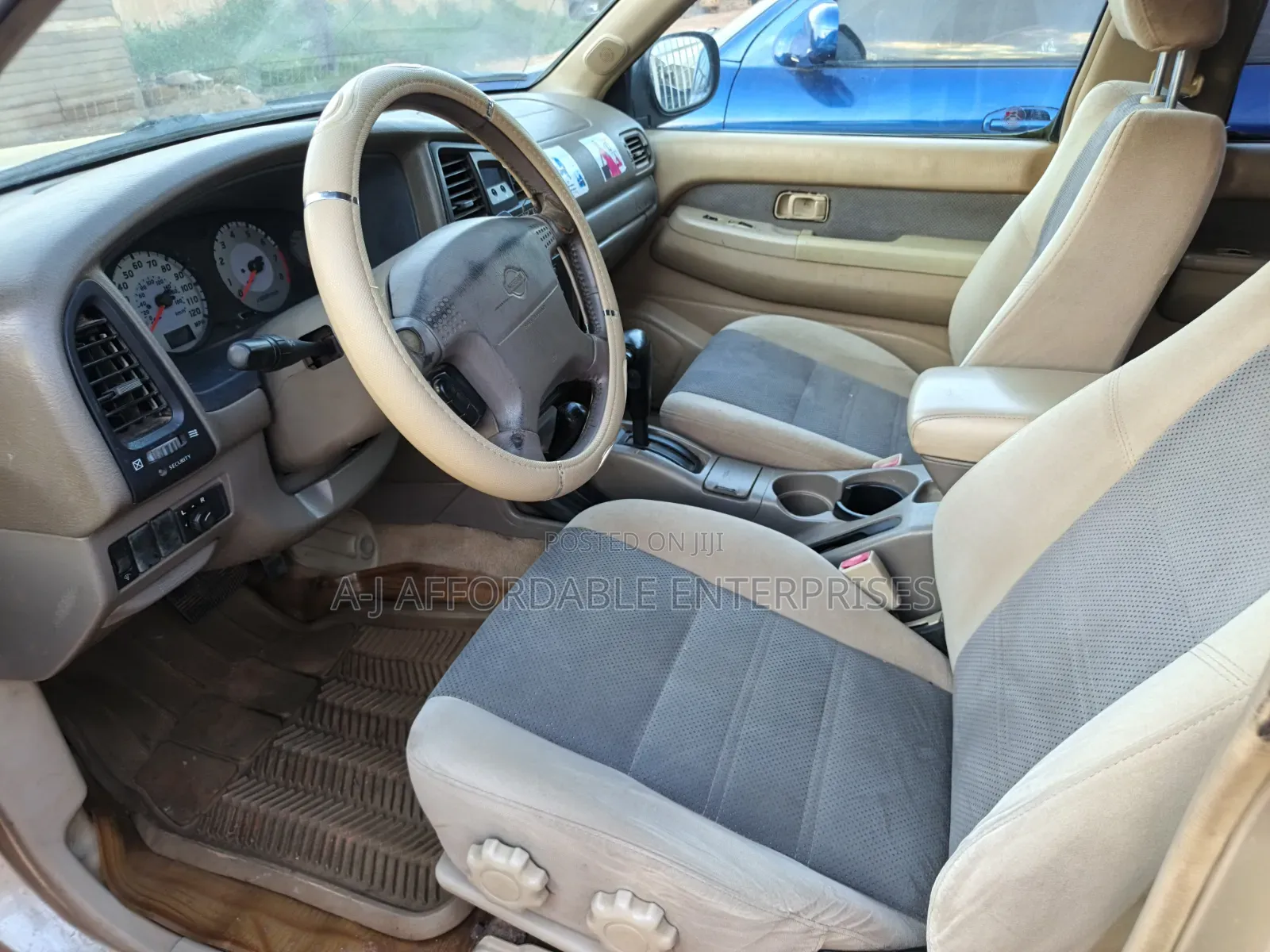 Nissan Pathfinder Automatic 2000 Gold