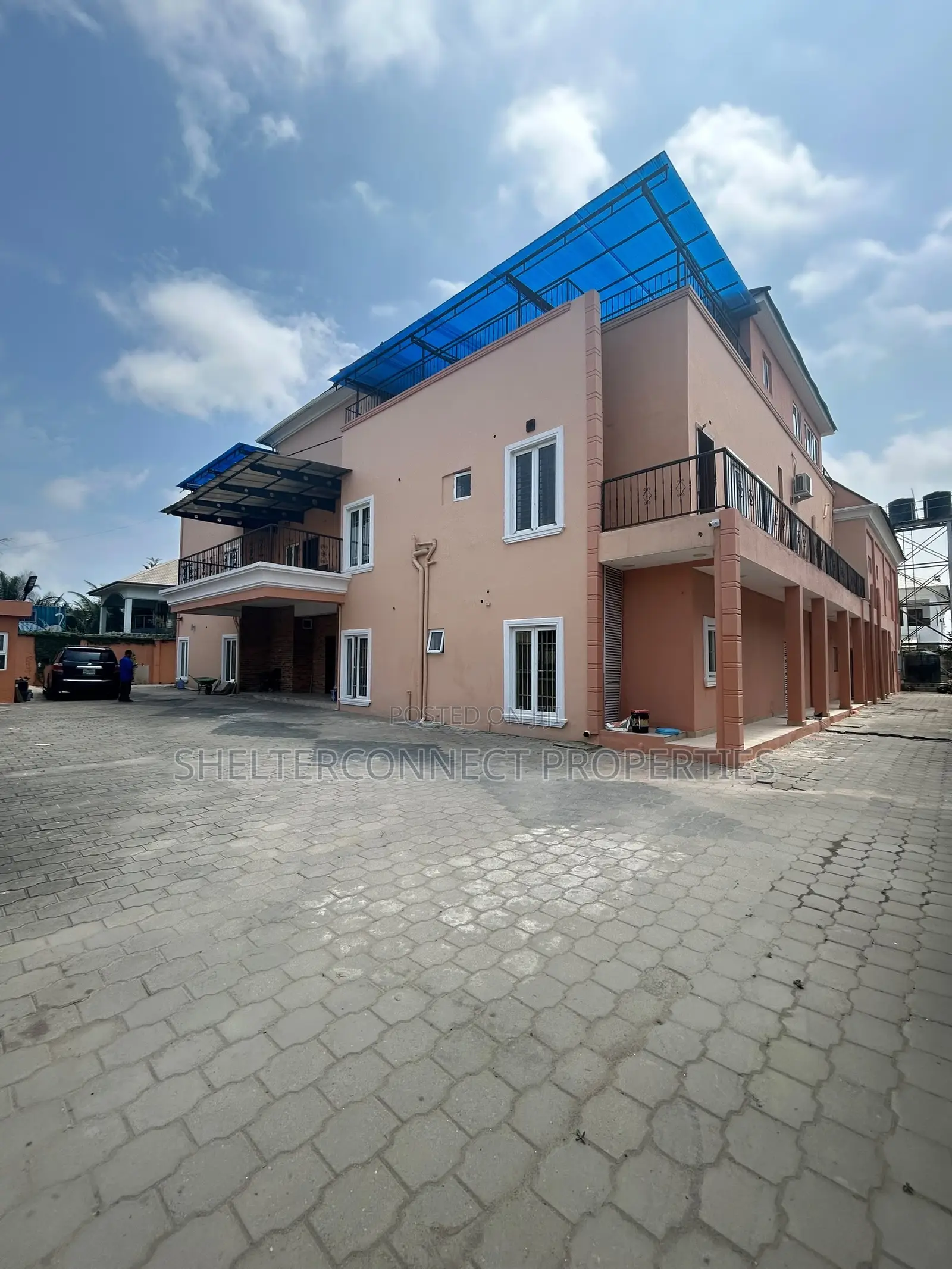1bdrm Apartment in Lekki Phase 1 for rent