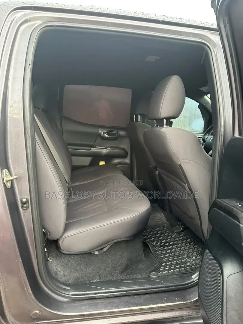 Toyota Tacoma 2017 Gray