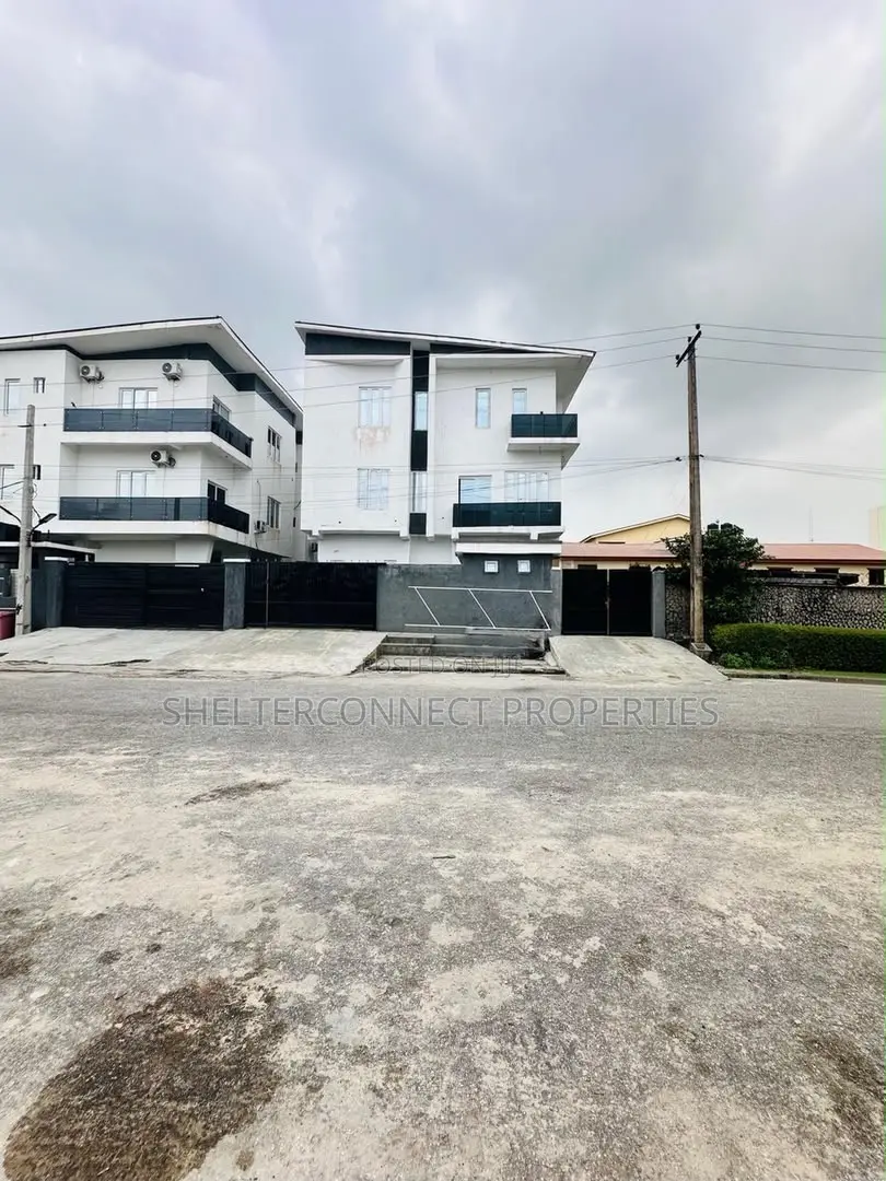 2bdrm Apartment in Lekki Phase 1 for rent