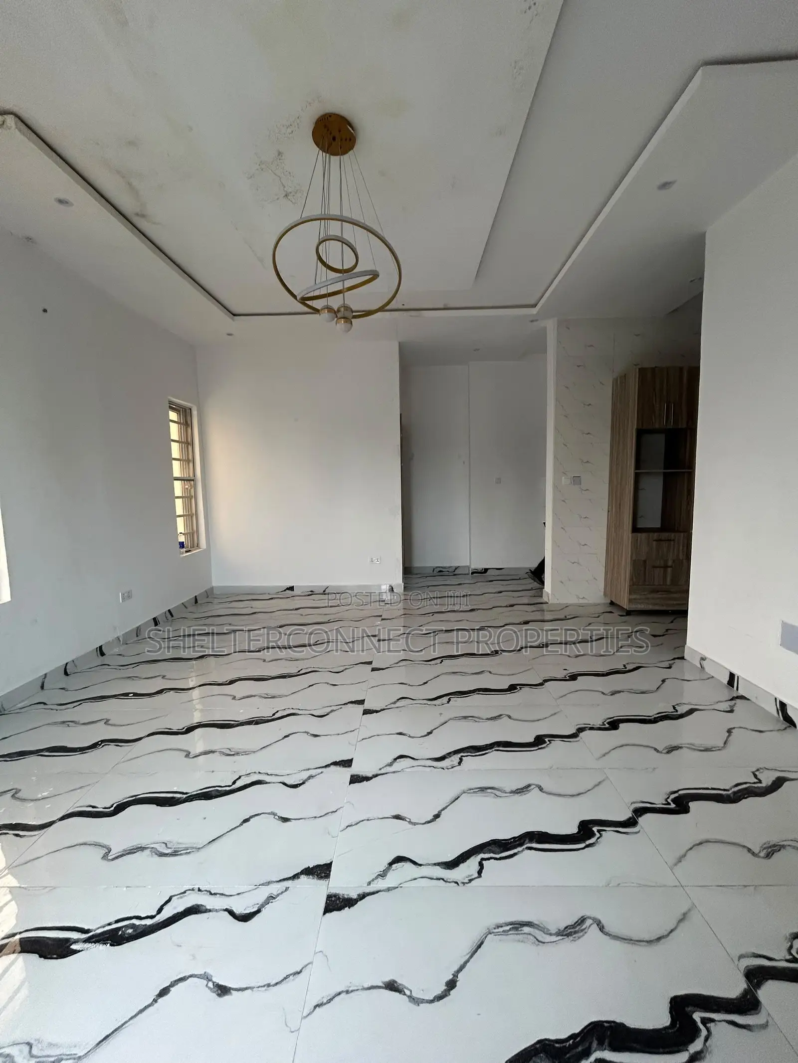 2bdrm Apartment in Lekki Phase 1 for rent