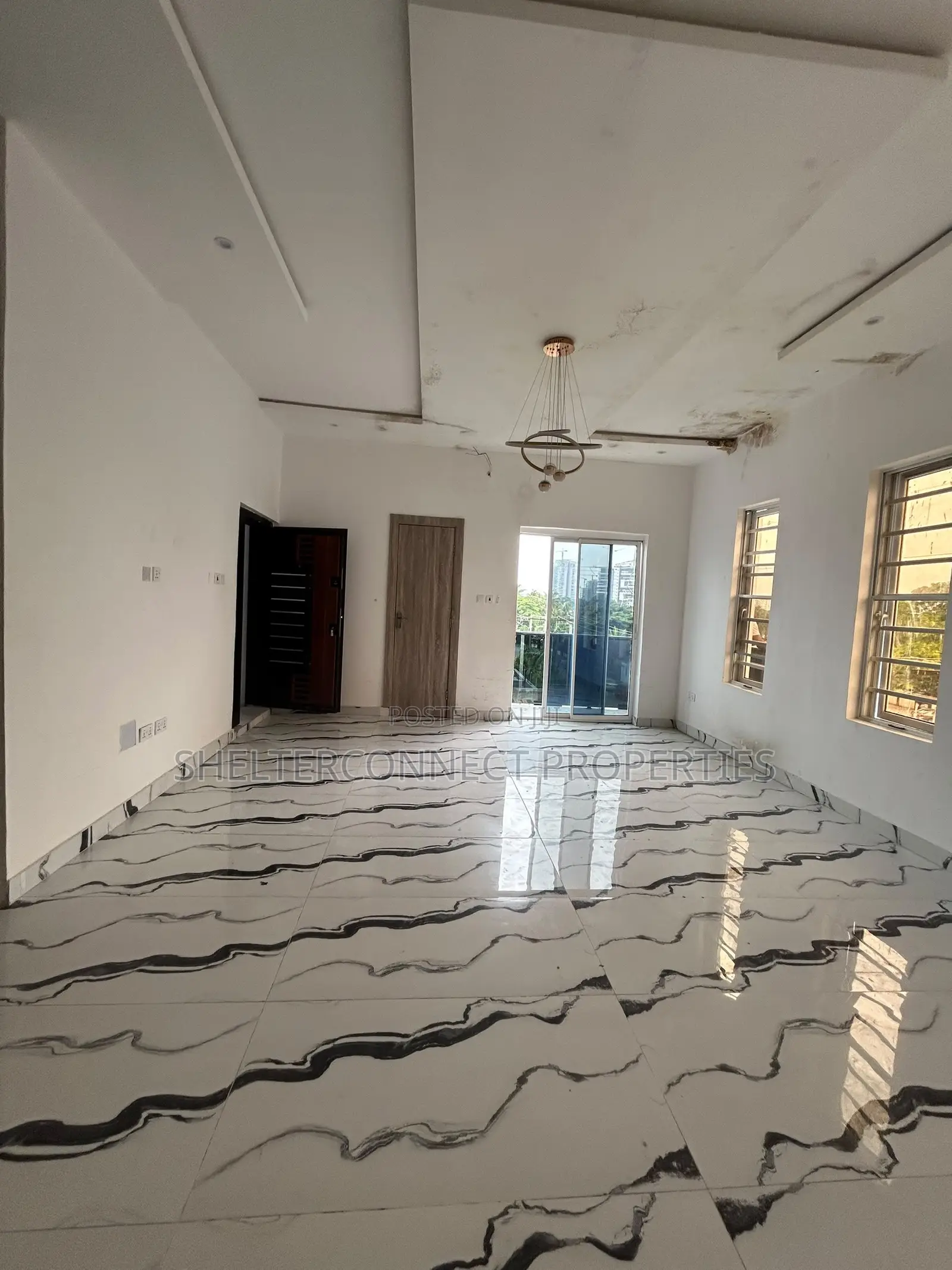 2bdrm Apartment in Lekki Phase 1 for rent