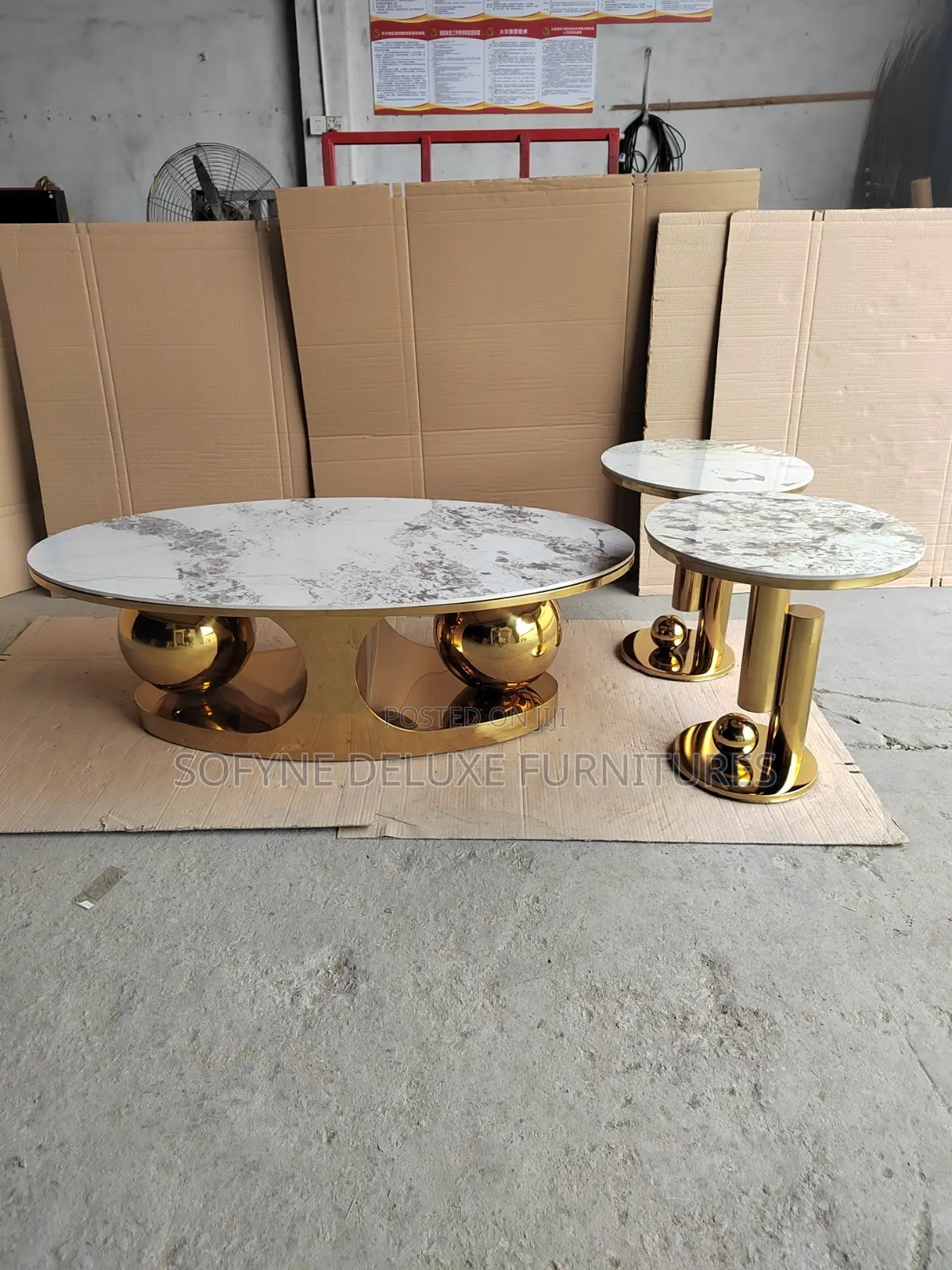 Golden Center Table With 2 Stools