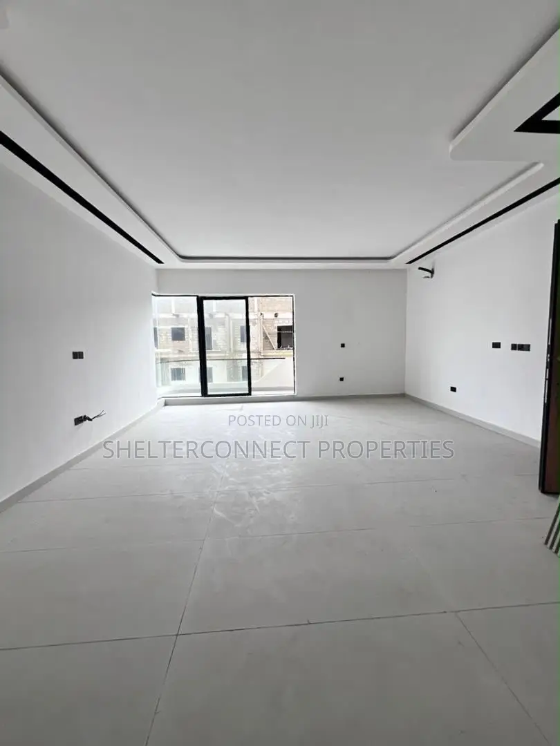 2bdrm Apartment in Lekki Phase 1 for rent