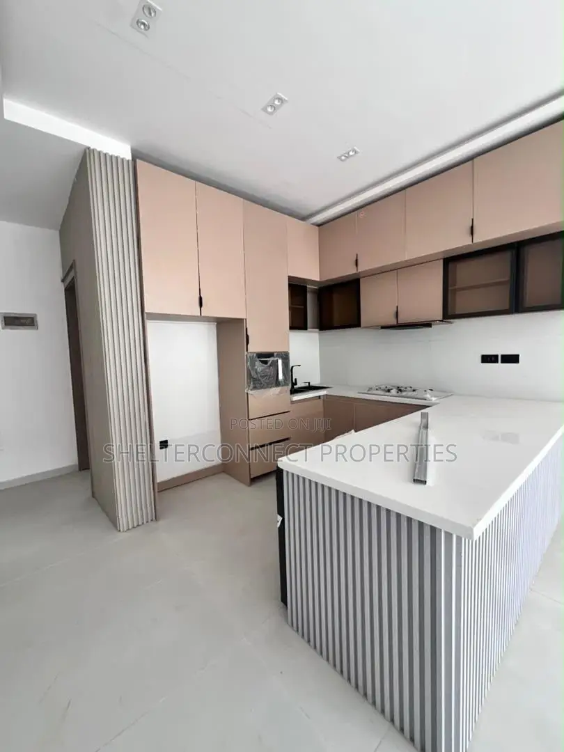 2bdrm Apartment in Lekki Phase 1 for rent