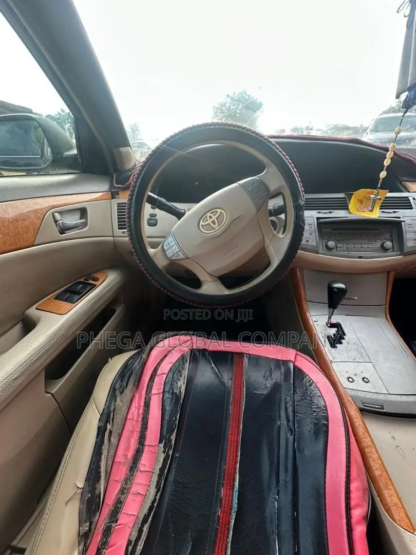 Toyota Avalon Limited 2006 Black