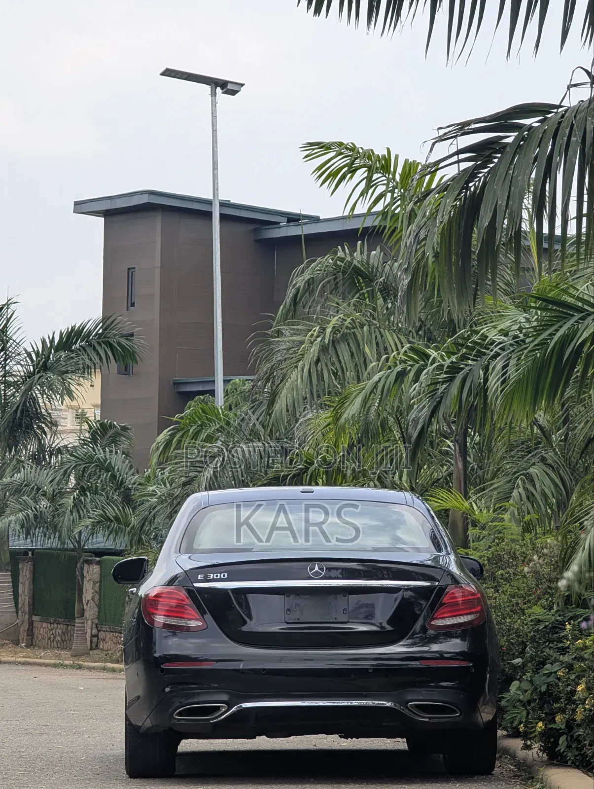 Mercedes-Benz E300 2016 Black