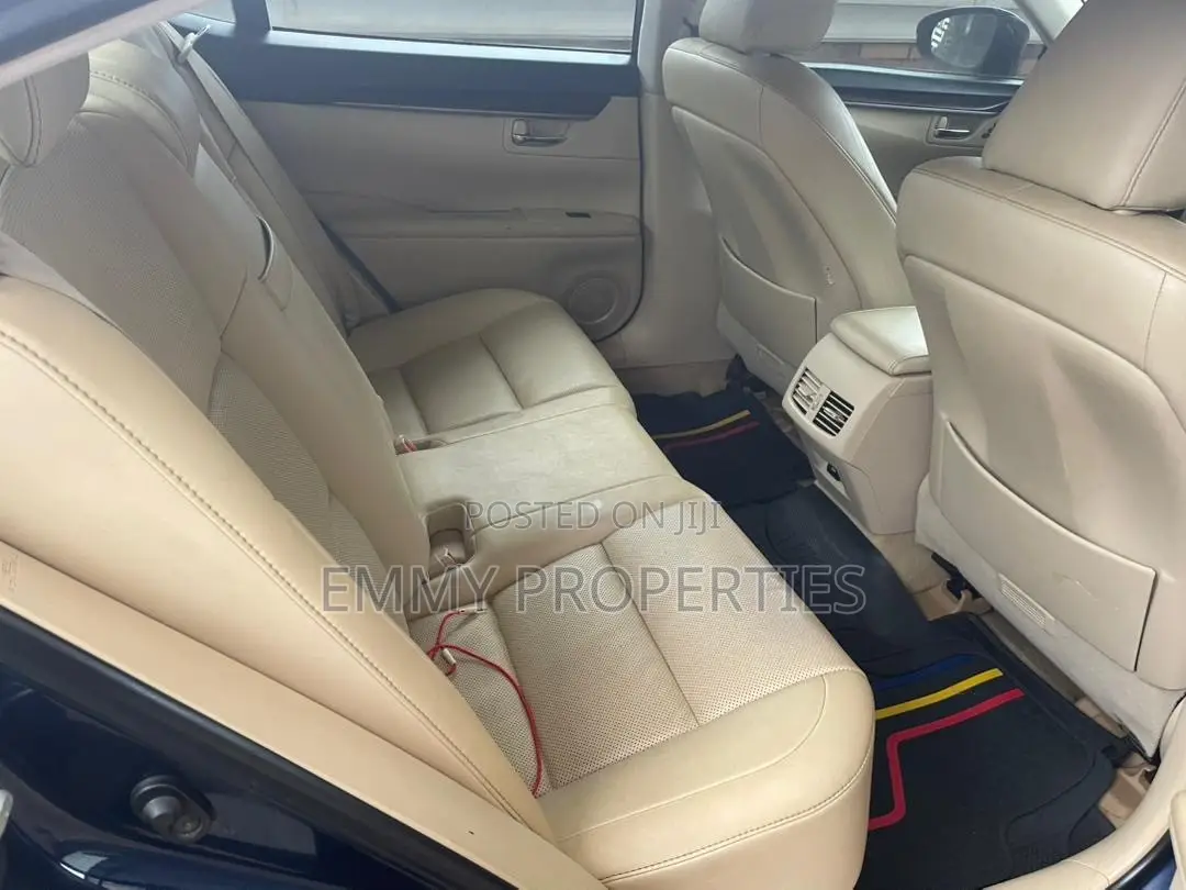 Lexus ES 2014 Blue