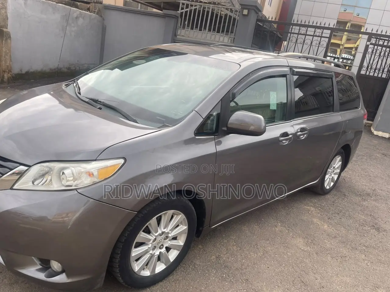 Toyota Sienna XLE 7 Passenger 2011 Gray