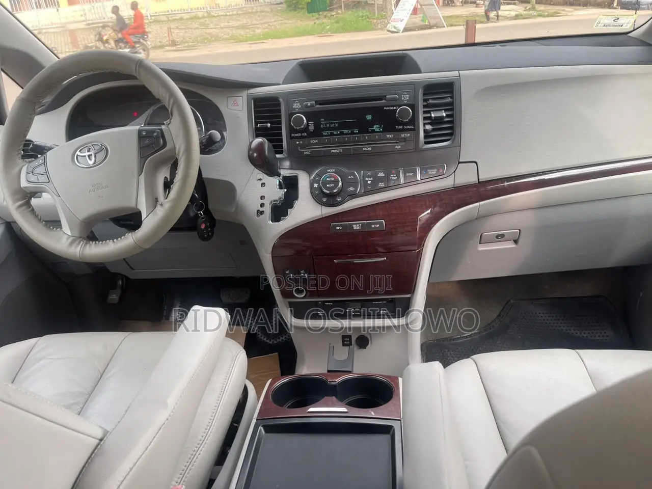 Toyota Sienna XLE 7 Passenger 2011 Gray
