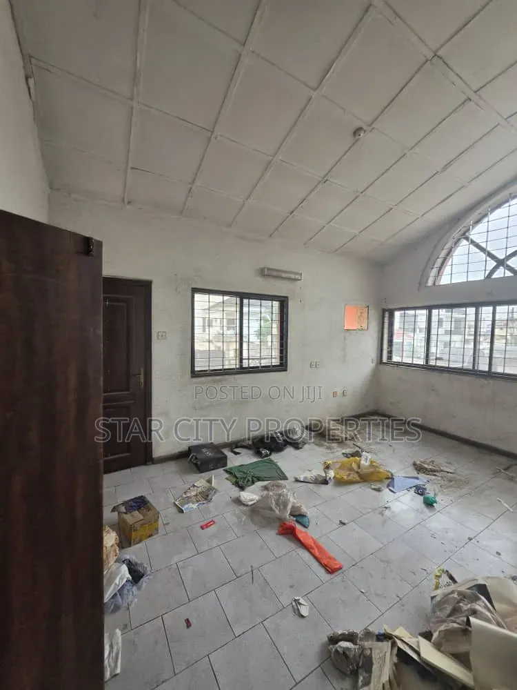 5bdrm Duplex in Omole Phase 2 for rent