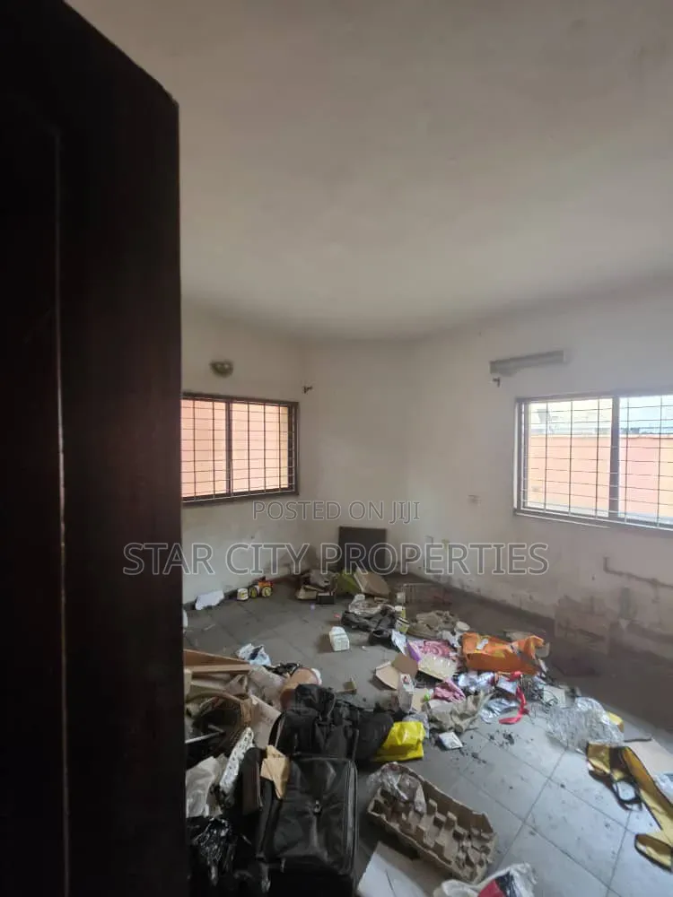 5bdrm Duplex in Omole Phase 2 for rent