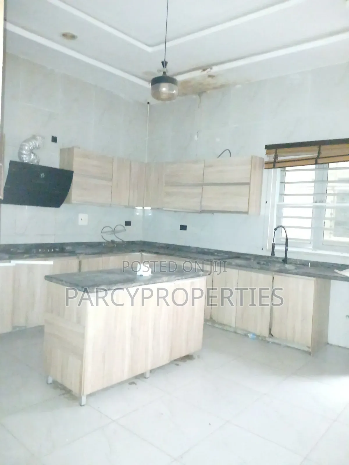 5bdrm Duplex in Hon Saheed Bankole, Ologolo for rent