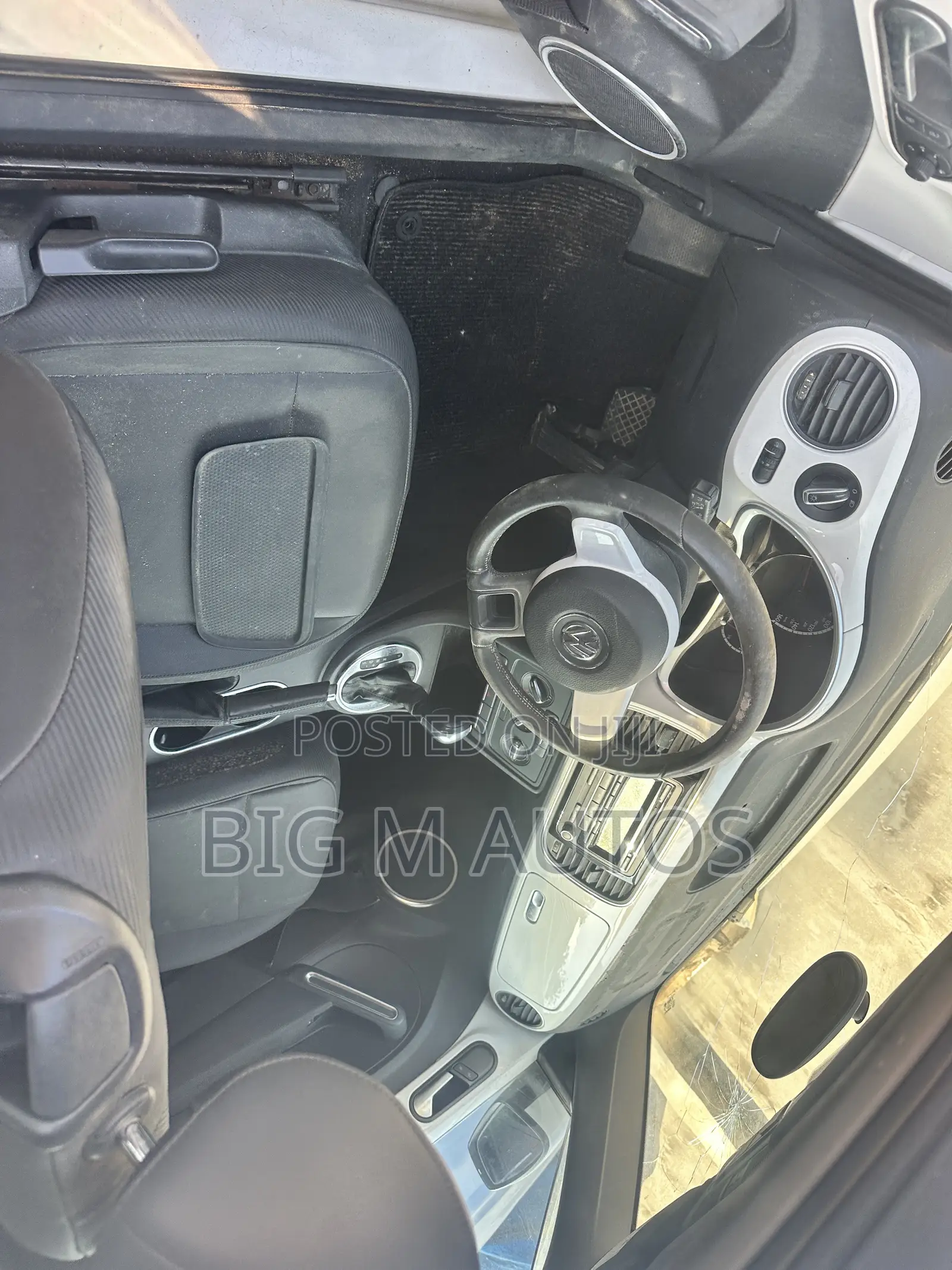 Volkswagen Beetle 2.5L Convertible 2013 White