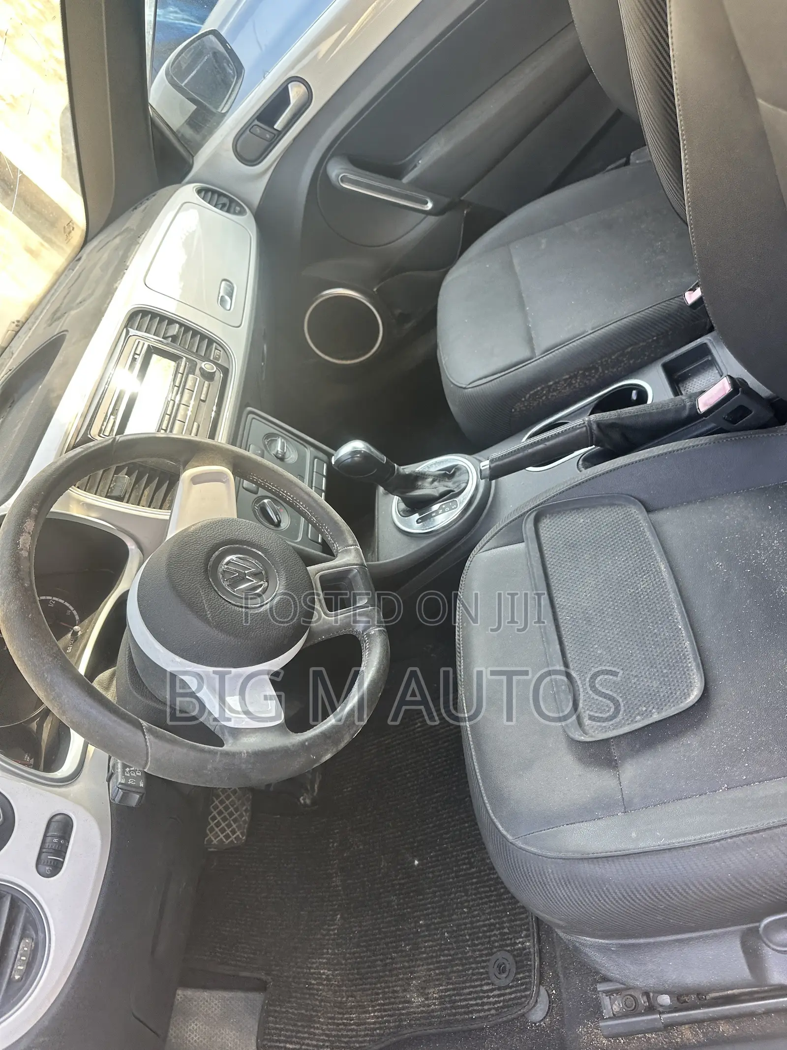 Volkswagen Beetle 2.5L Convertible 2013 White