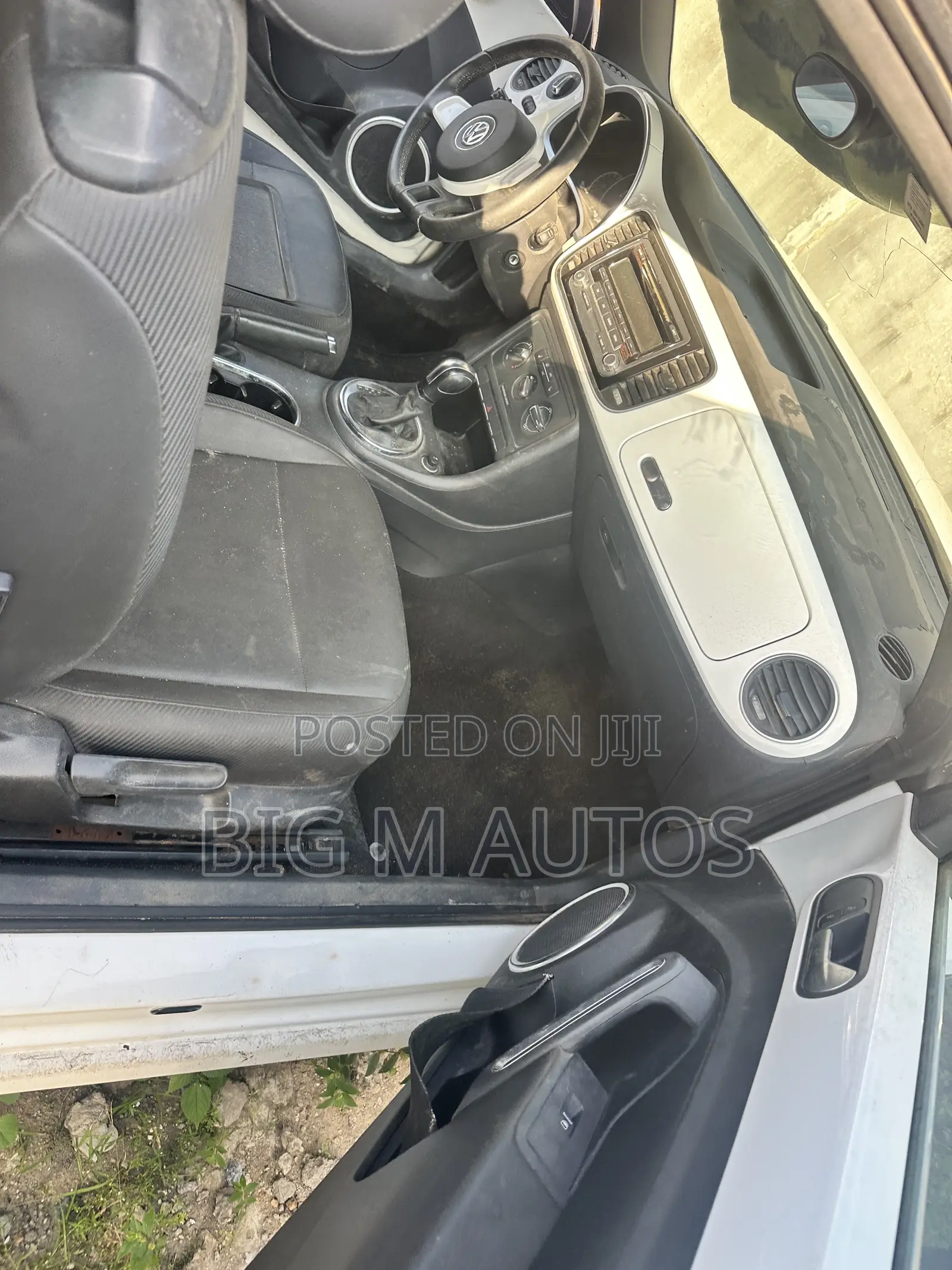 Volkswagen Beetle 2.5L Convertible 2013 White