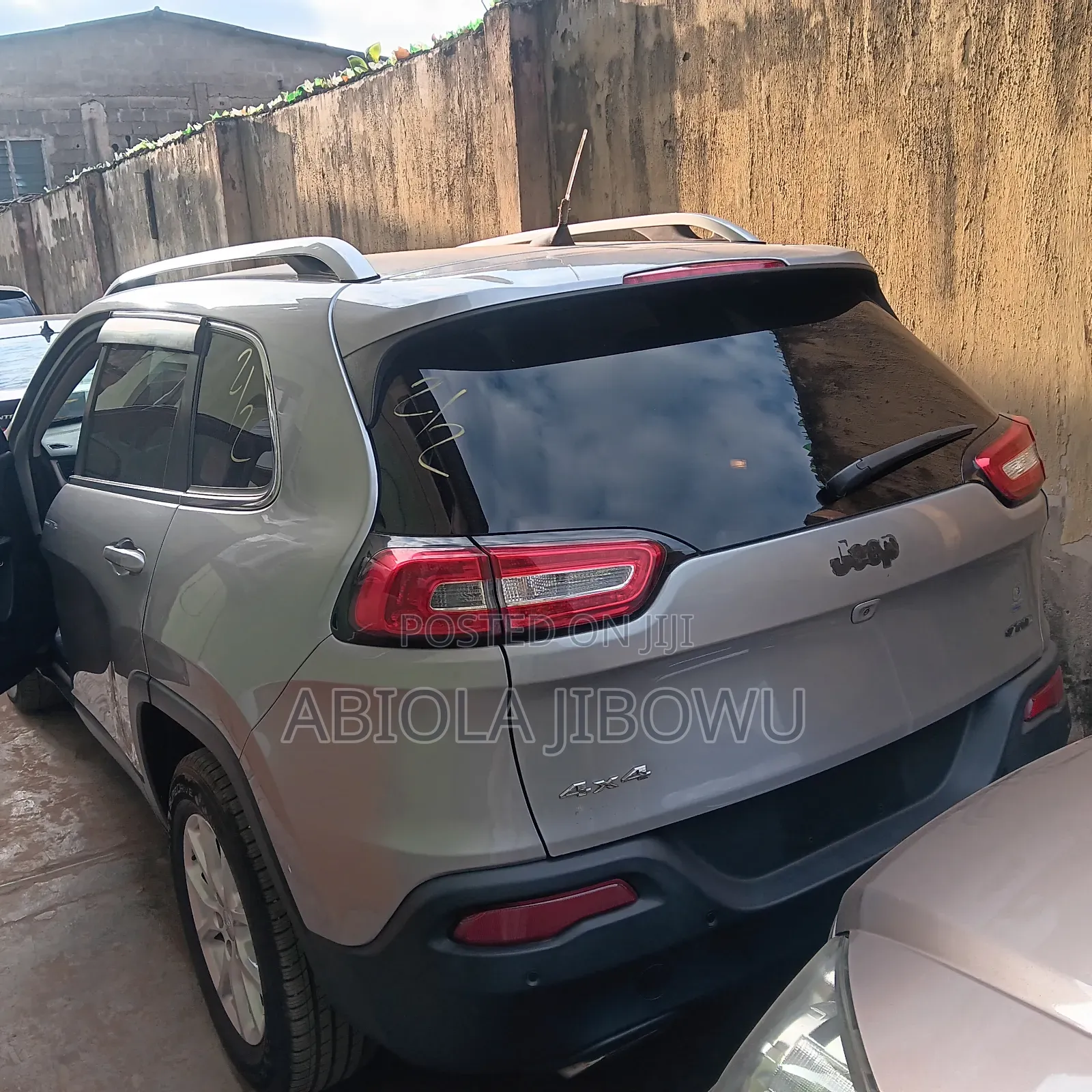 Jeep Grand Cherokee Laredo 4dr 4x4 2017 Silver