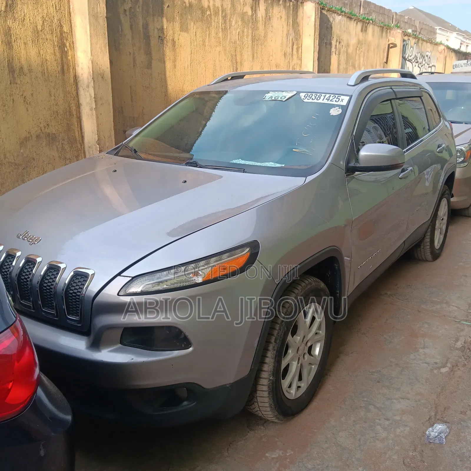 Jeep Grand Cherokee Laredo 4dr 4x4 2017 Silver