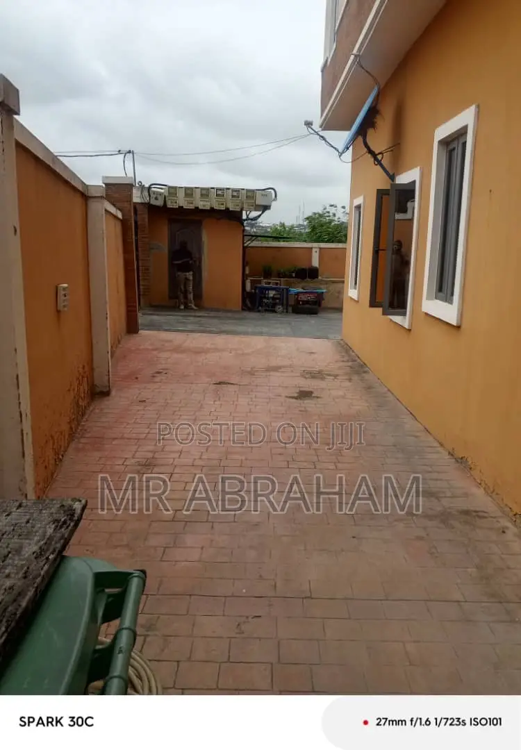 Furnished 3bdrm Block of Flats in Omole Phase 2 for sale
