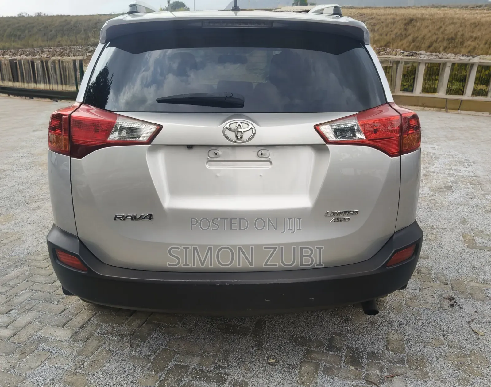 Toyota RAV4 Limited 4dr SUV AWD (2.5L 4cyl 6A) 2014 Silver