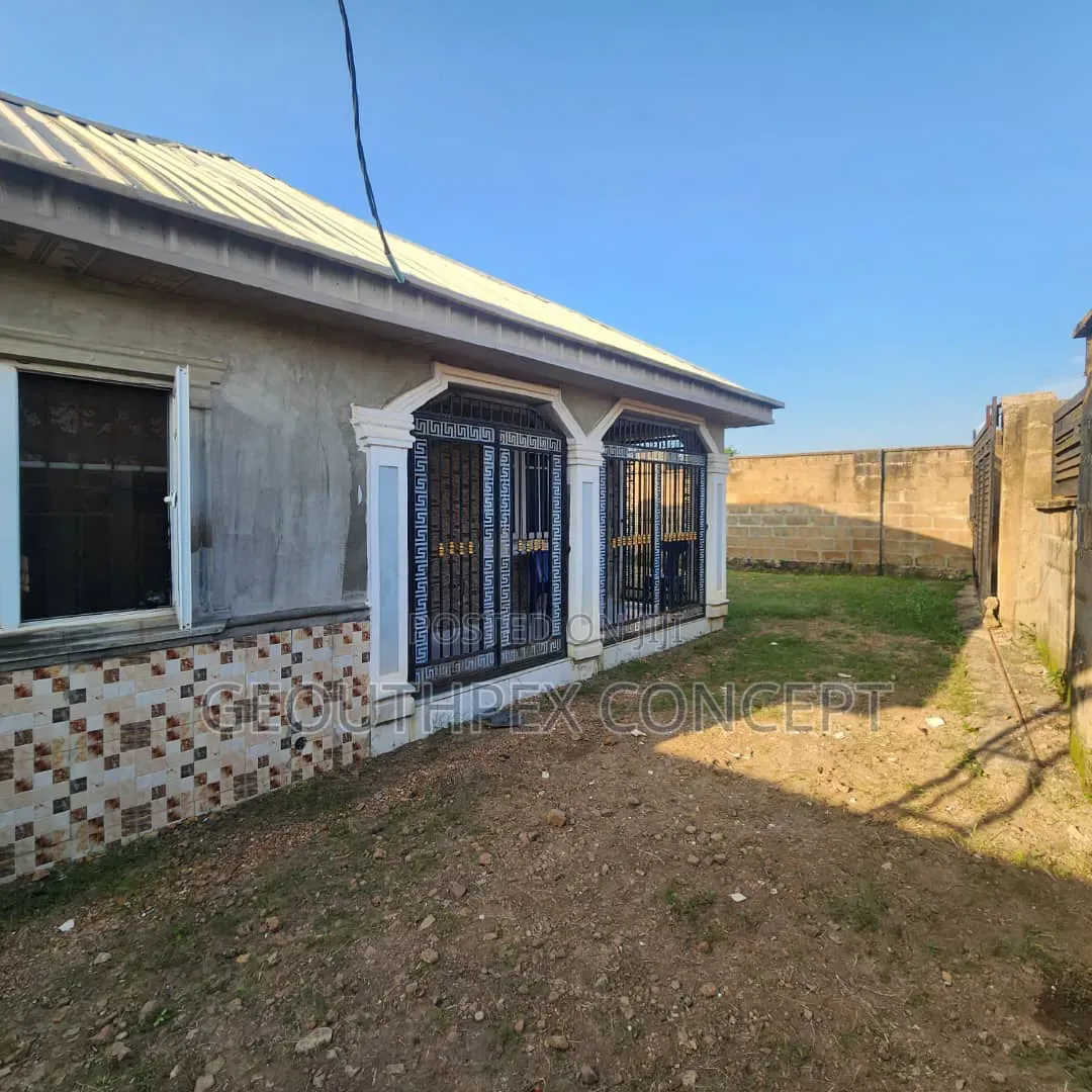 2bdrm Bungalow in Ibadan for sale