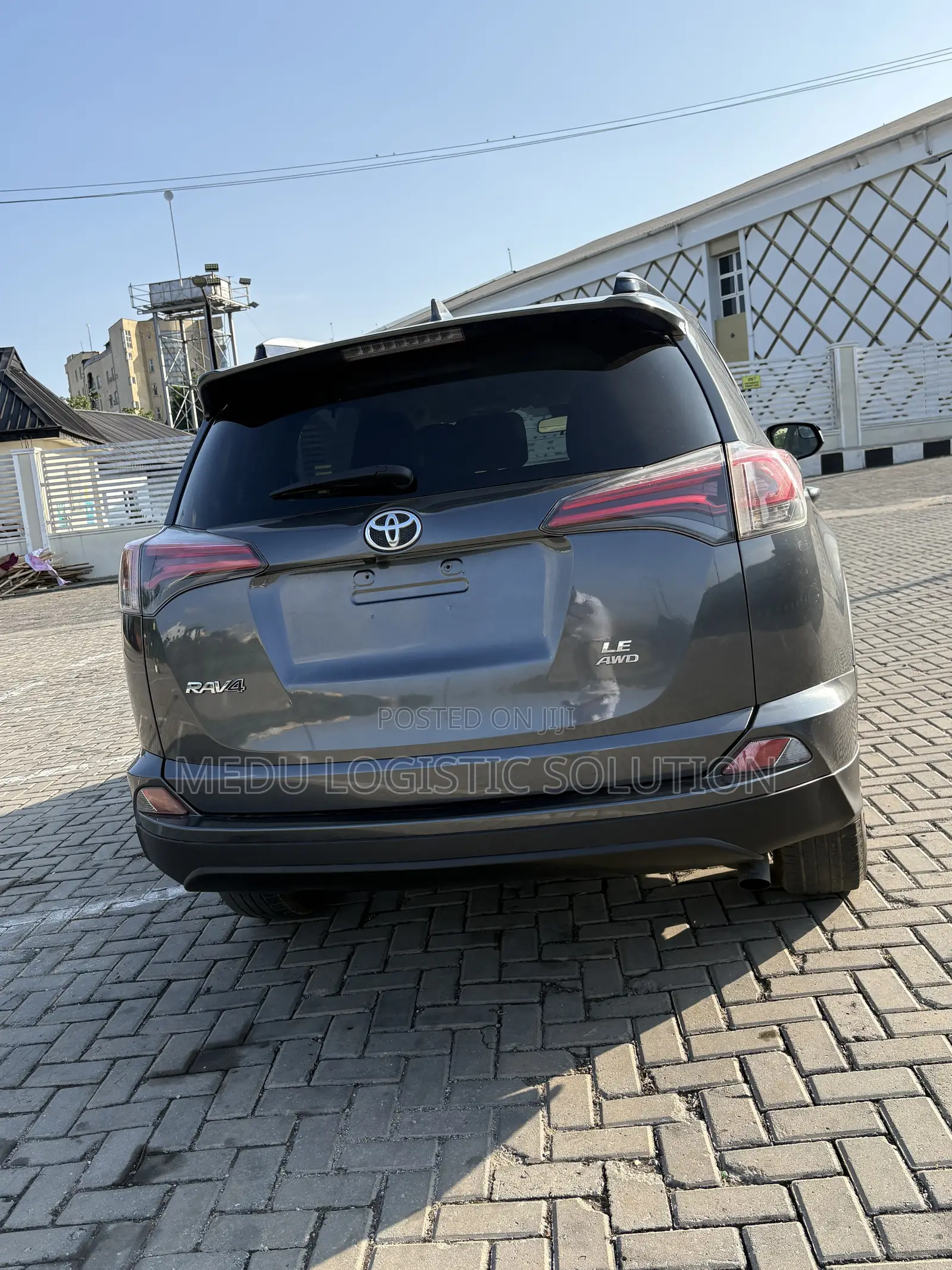 Toyota RAV4 LE AWD (2.5L 4cyl 6A) 2017 Gray