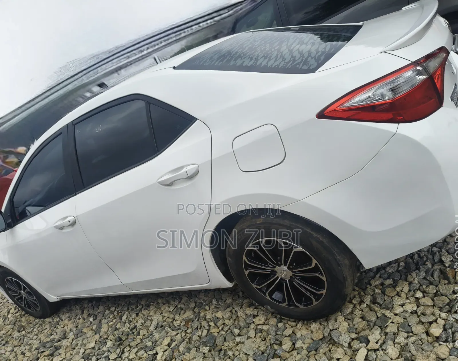 Toyota Corolla LE 4dr Sedan (1.8L 4cyl CVT) 2015 White