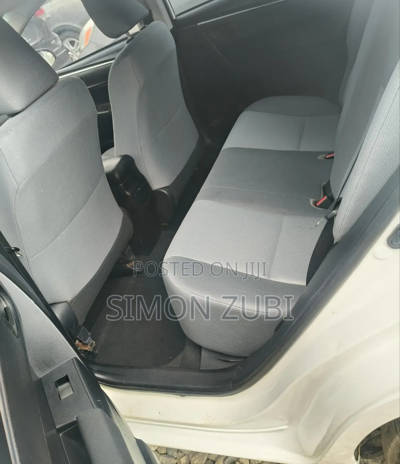 Toyota Corolla LE 4dr Sedan (1.8L 4cyl CVT) 2015 White