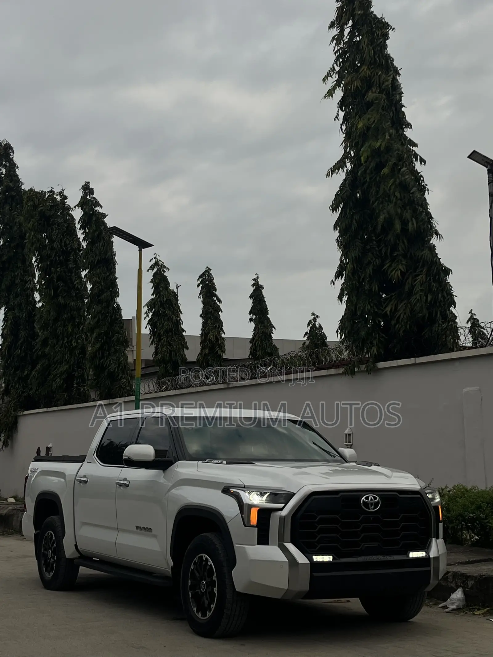 Toyota Tundra Limited CrewMax 4WD SB w/6.5' Bed (Hybrid) 2026 White