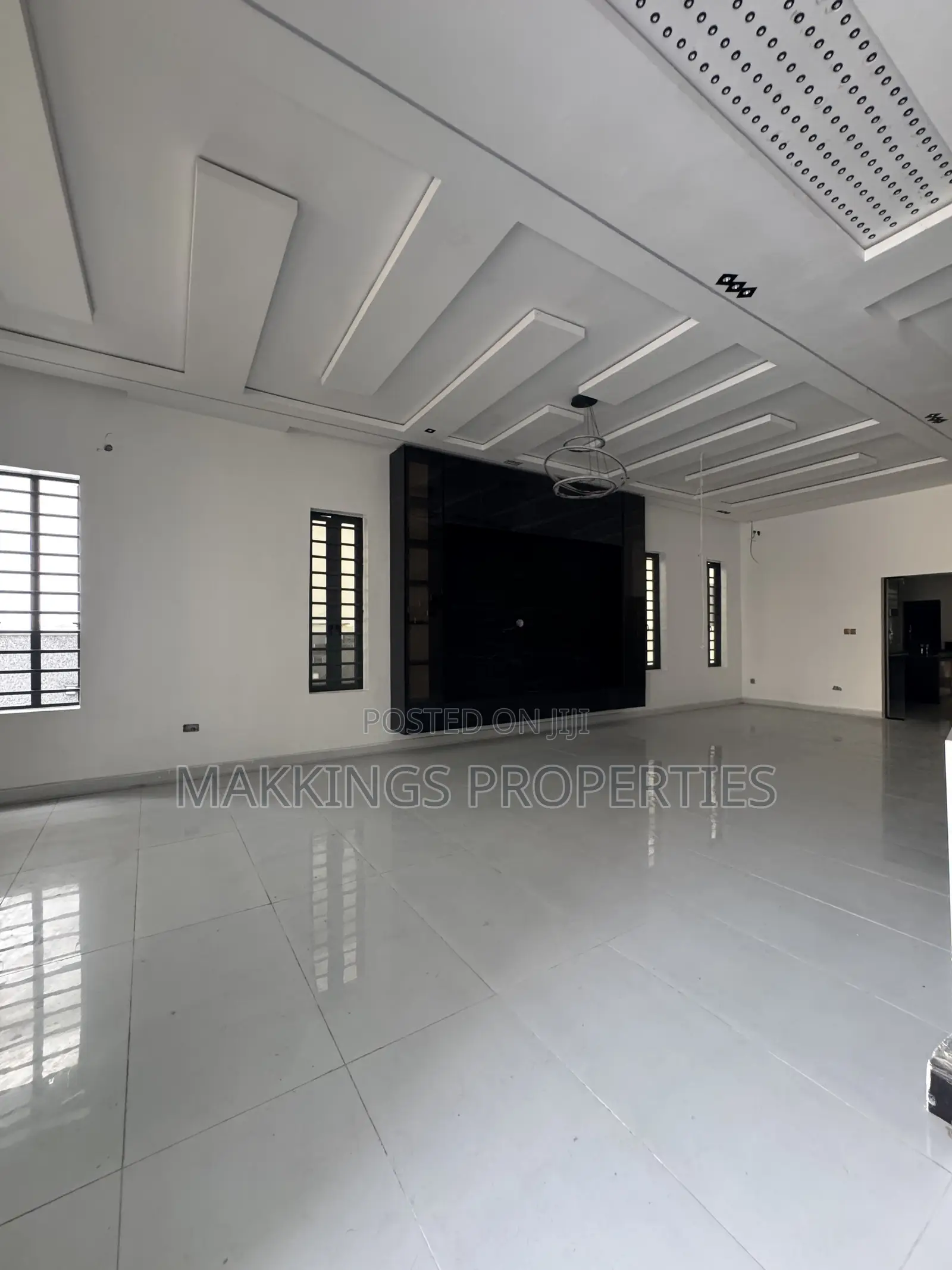 5bdrm Duplex in Sangotedo for sale