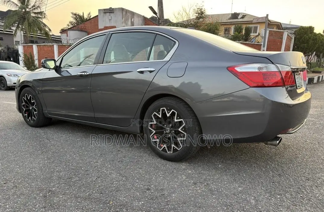 Honda Accord EX-L V-6 4dr Sedan FWD (3.5L 6cyl 6A) 2013 Gray