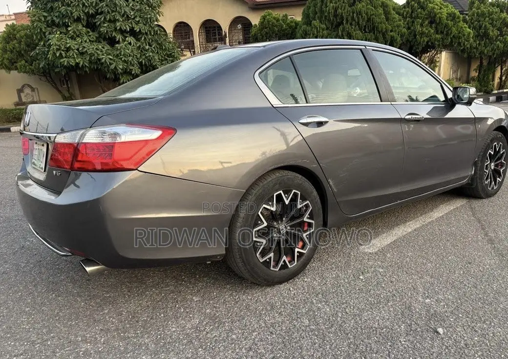 Honda Accord EX-L V-6 4dr Sedan FWD (3.5L 6cyl 6A) 2013 Gray