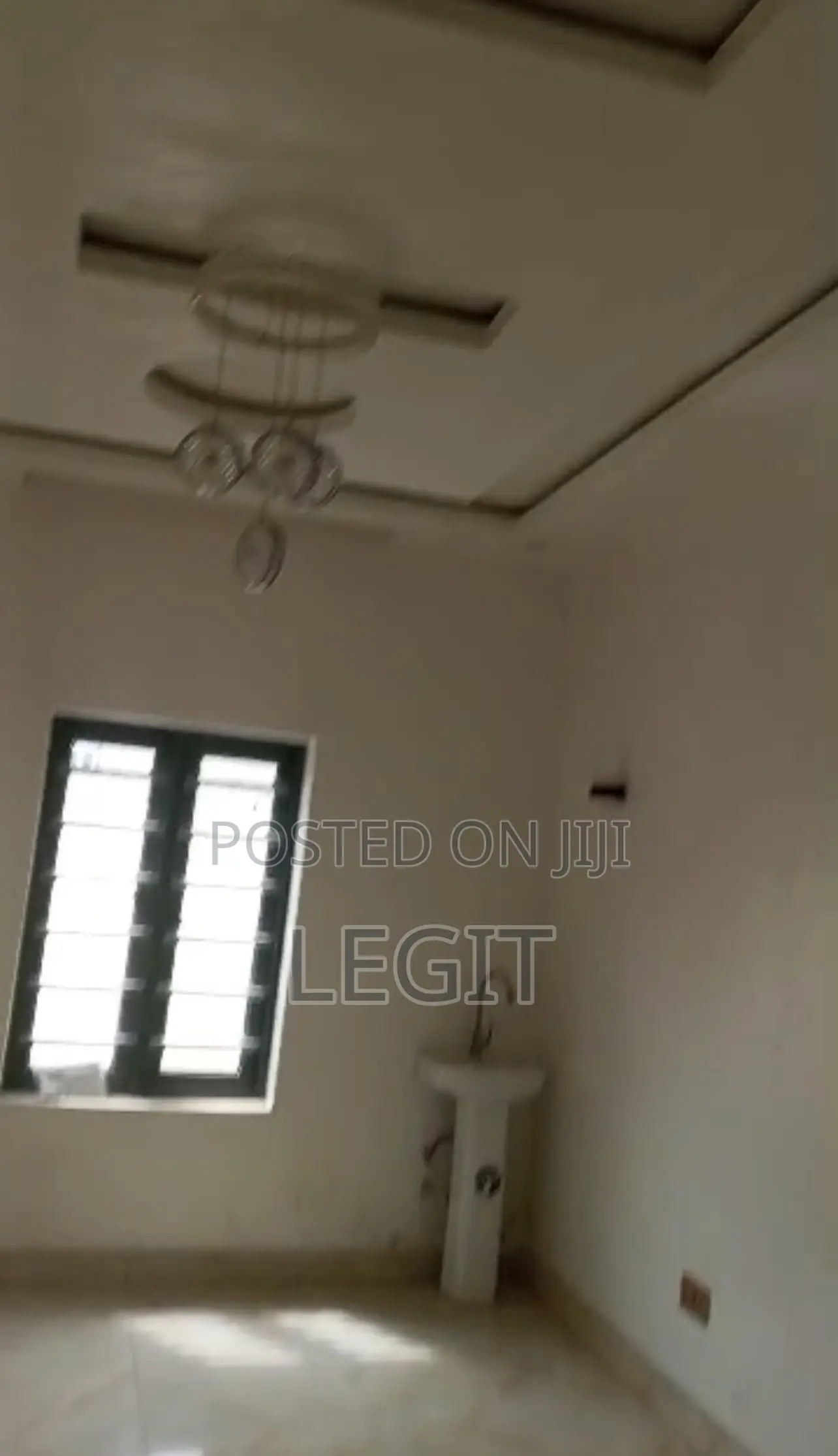 5bdrm Penthouse in Lugbe District for sale